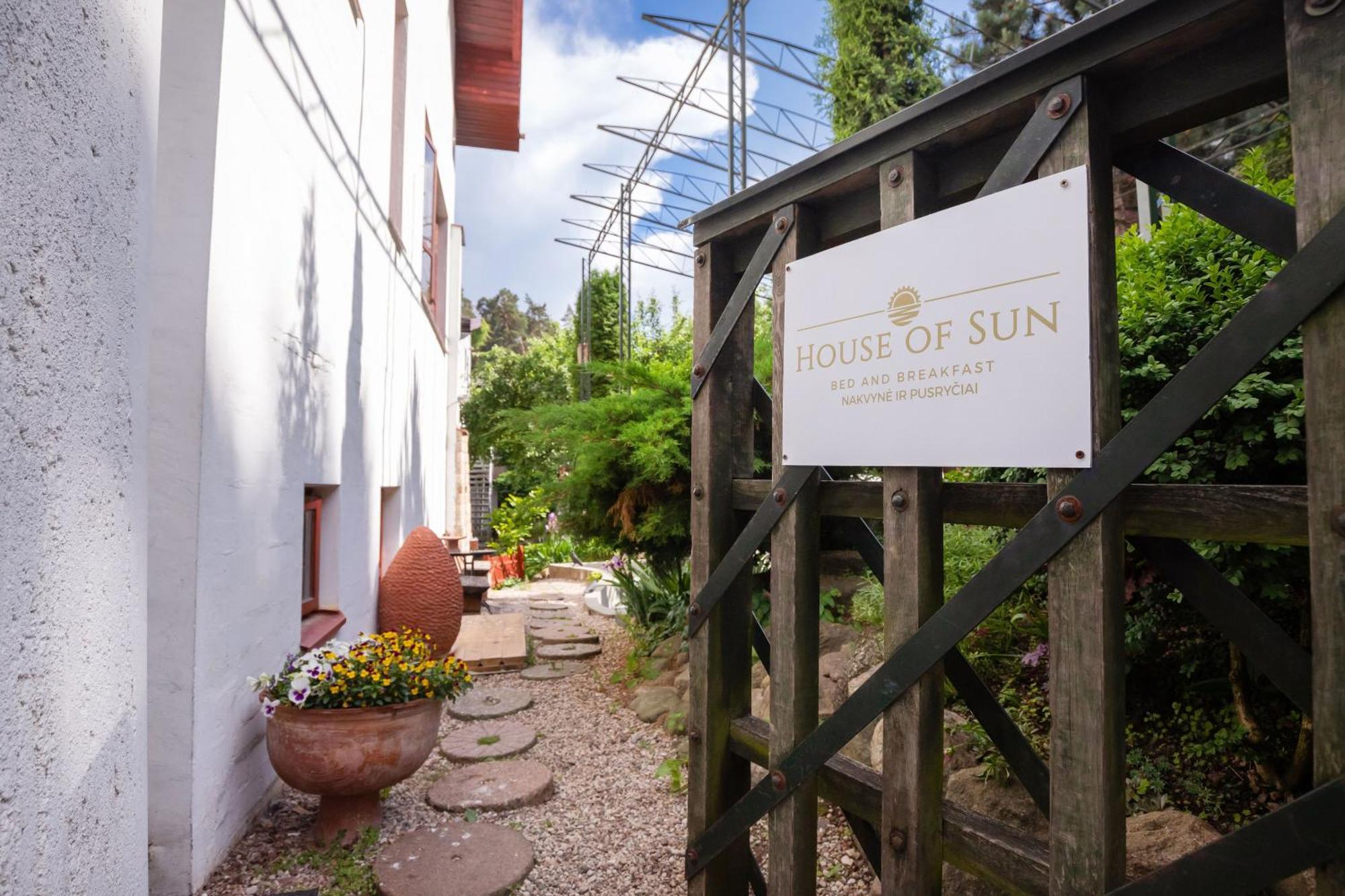 House Of Sun Bed & Breakfast Вилнюс Екстериор снимка