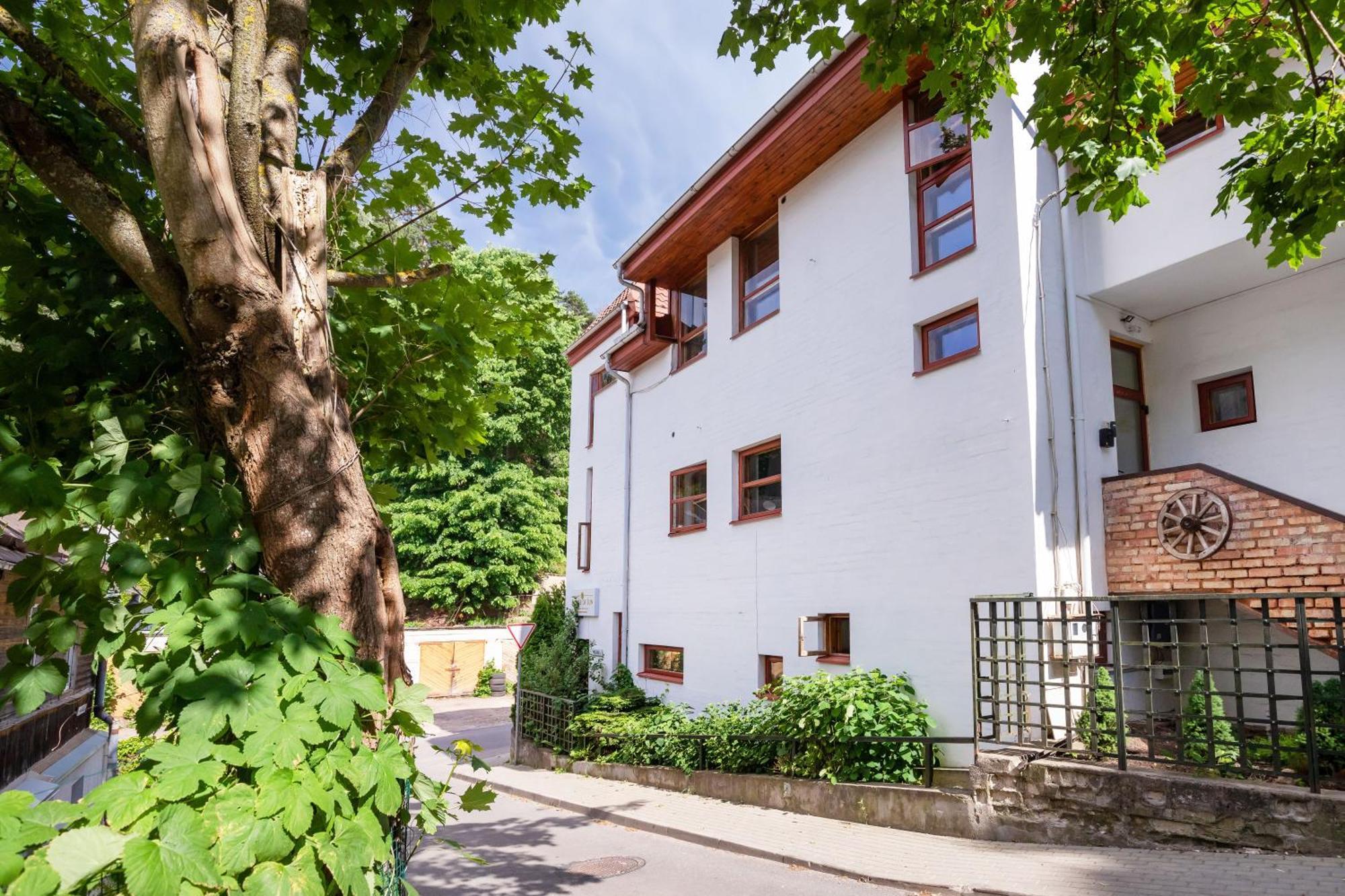 House Of Sun Bed & Breakfast Вилнюс Екстериор снимка